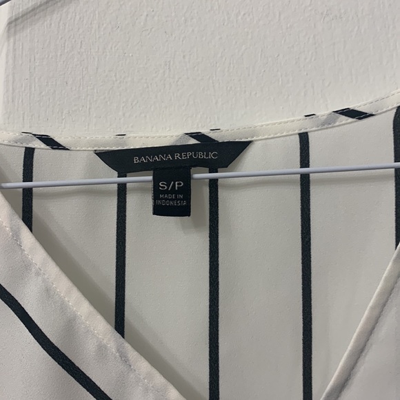 Black and white striped Banana Republic blouse - Picture 2 of 3